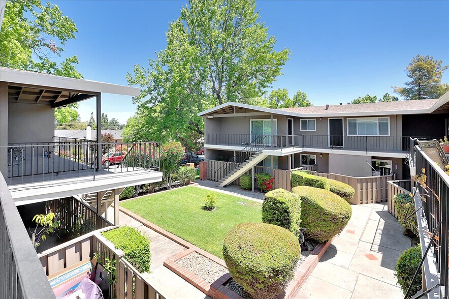 Building Photo - 2970 Van Sansul Ave