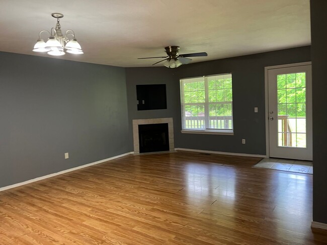 Building Photo - 129 Bailey Cir