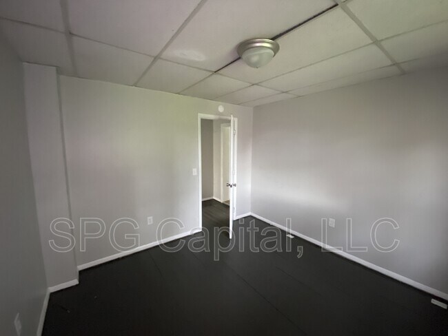 Building Photo - 38 N Franklin St