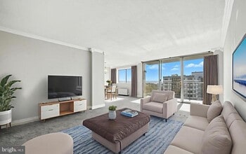 Building Photo - 2059 Huntington Ave