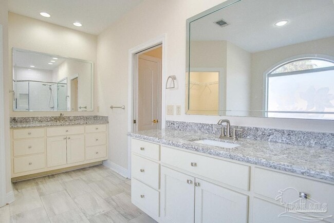 Building Photo - 3461 Oakmont Dr