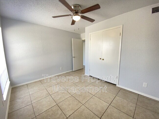 Building Photo - 6812 Trail Lake Dr