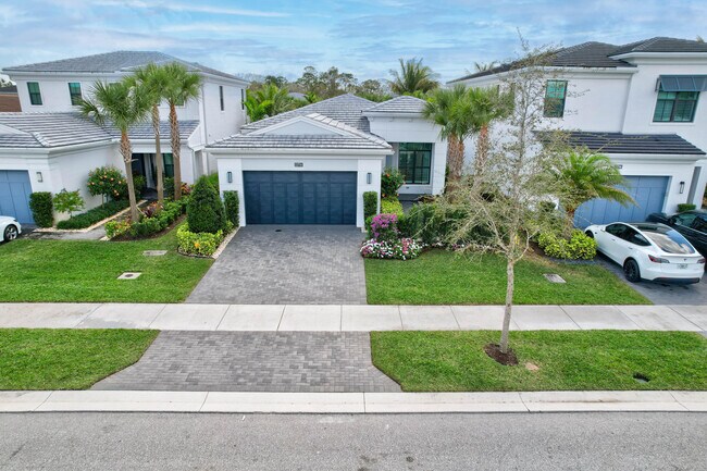 Building Photo - 13710 Artisan Cir
