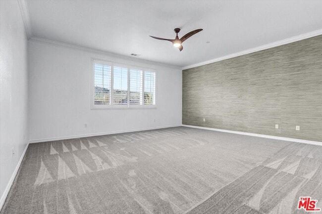 Building Photo - 577 Comet Ave