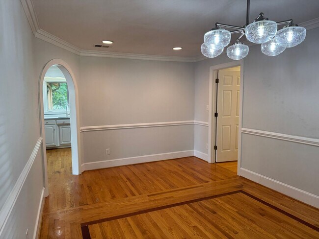 Building Photo - Four Bedroom Lake House in Denver