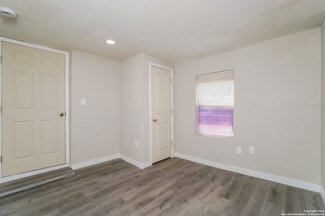 Building Photo - 1819 San Carlos St