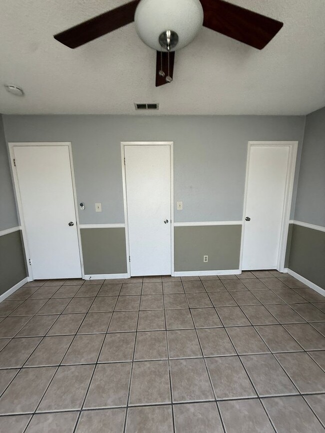 Building Photo - Orcutt Single Story Knollwood Terrace Condo with Attached One Car Garage