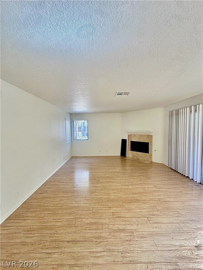 Building Photo - 5042 S Rainbow Blvd