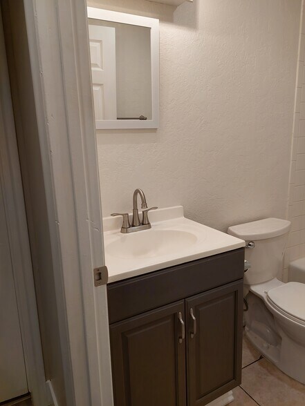 Building Photo - 383 W 750 N