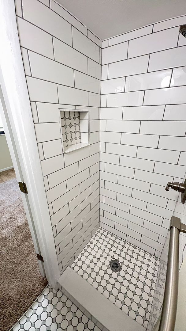 Building Photo - Newly renovated 2 bedroom Townhouse for Re...