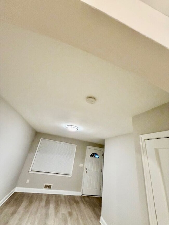 Building Photo - Highly Sought After City Neighborhood! Belair-Edison 2 Br/1 Ba Ready to go!