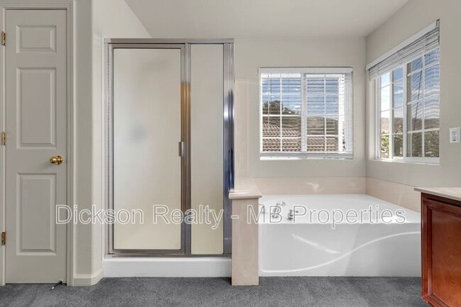 Building Photo - 2447 Anqua Dr