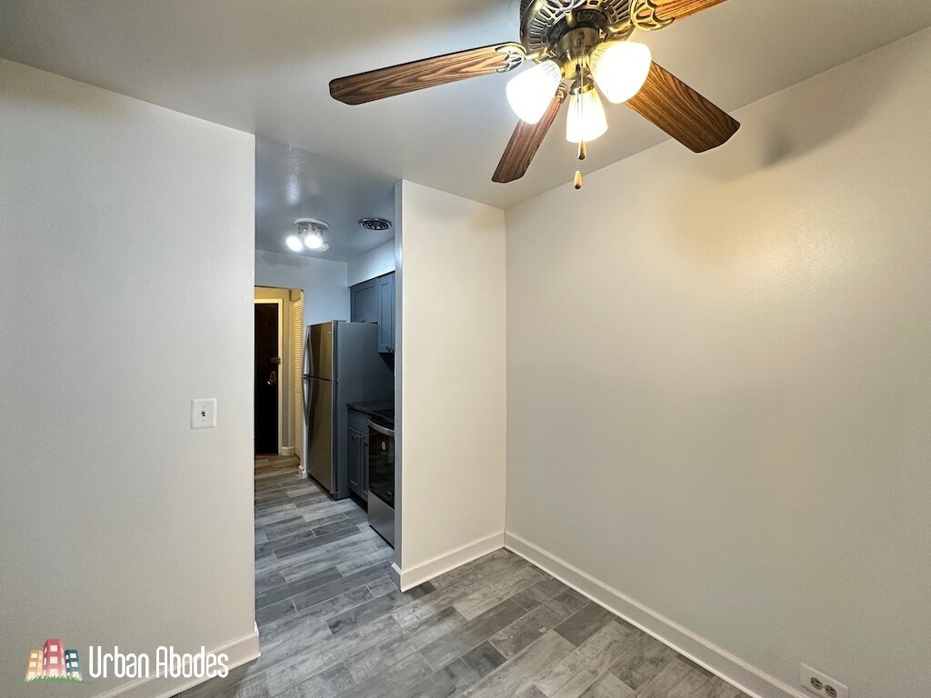 Building Photo - 3815 N Pine Grove Ave