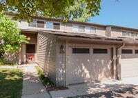 Building Photo - 609 Watersedge Dr