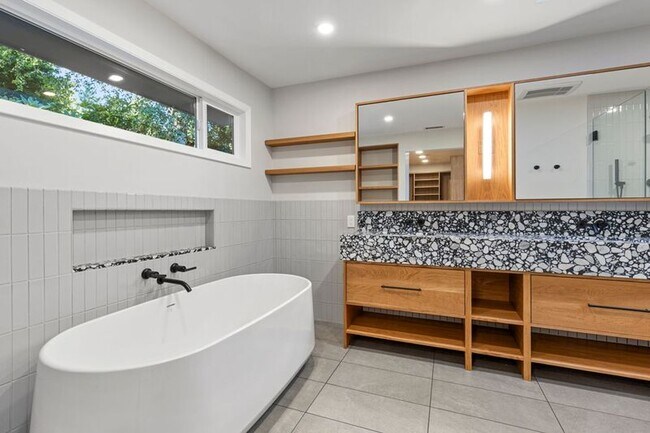 Building Photo - 3145 SW 98th Ave