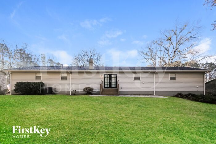 Building Photo - 61 Vanya Ln SE