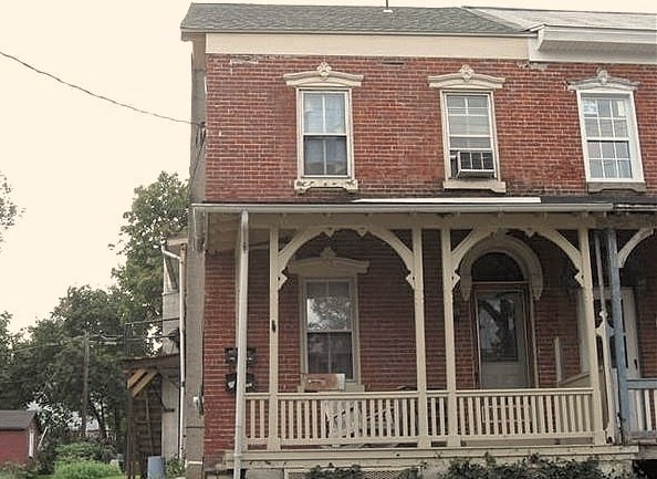 Building Photo - 312 W 2nd St