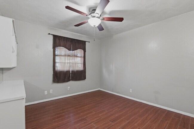 Building Photo - 2404 SW 79th St