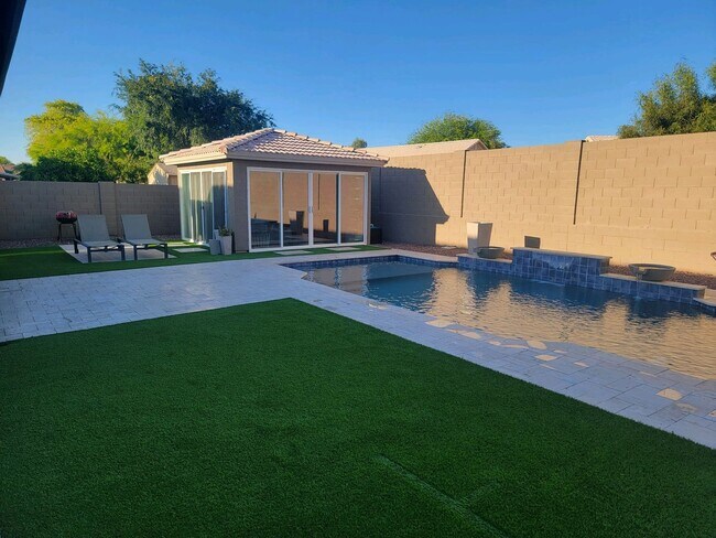 Building Photo - STUNNING 3 bed/2 bath remodel in Chandler ...