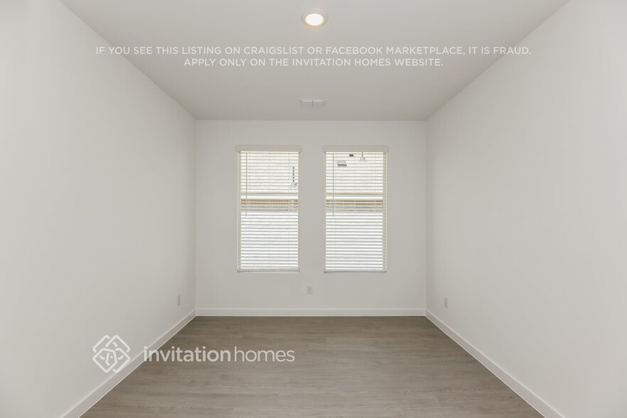 Building Photo - 312 Sedalia Trl