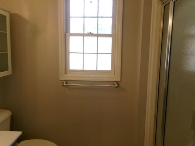 Building Photo - 2 bedroom,2 bath home in Meadowoods commun...
