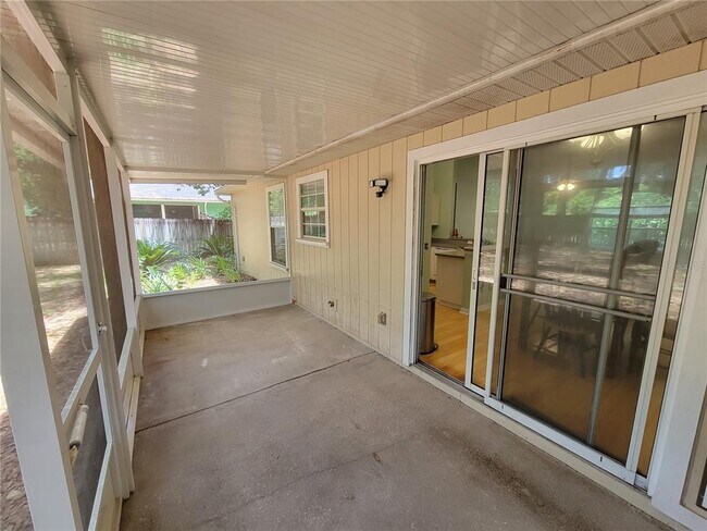 Building Photo - 2070 SW 42nd Ln