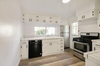 Building Photo - Pendegast House-ADU