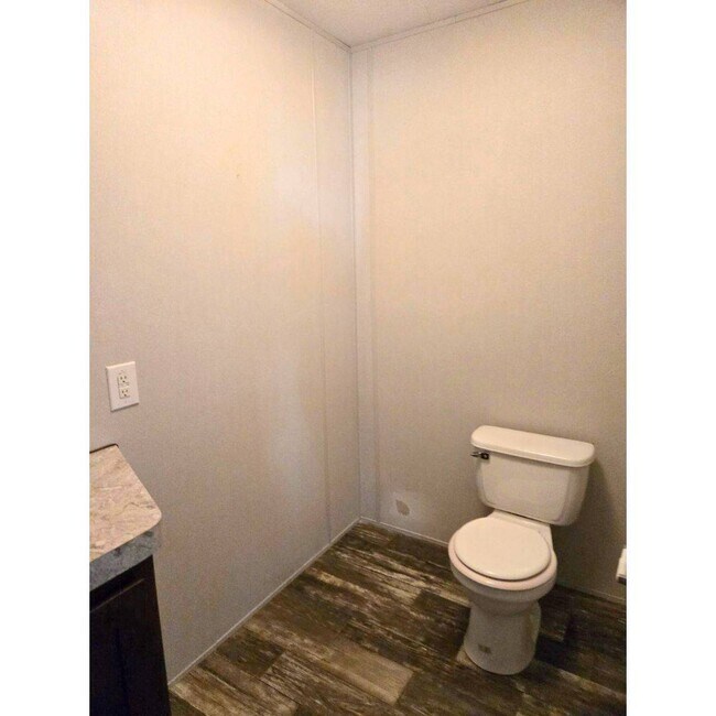 Building Photo - 1110 Victoria St