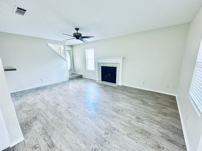 Building Photo - 379 Fantail Loop
