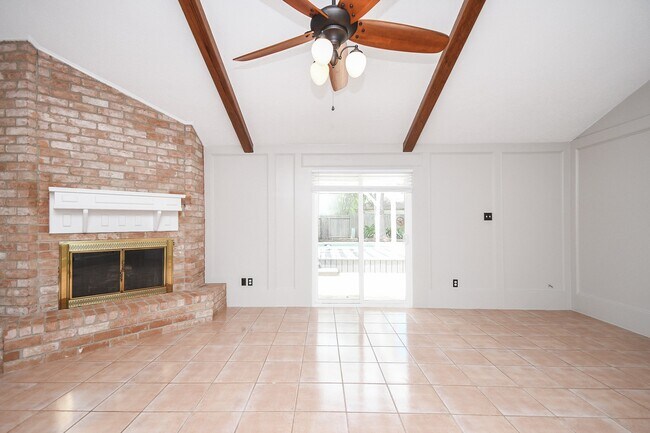 Building Photo - 1006 White Sands Rd