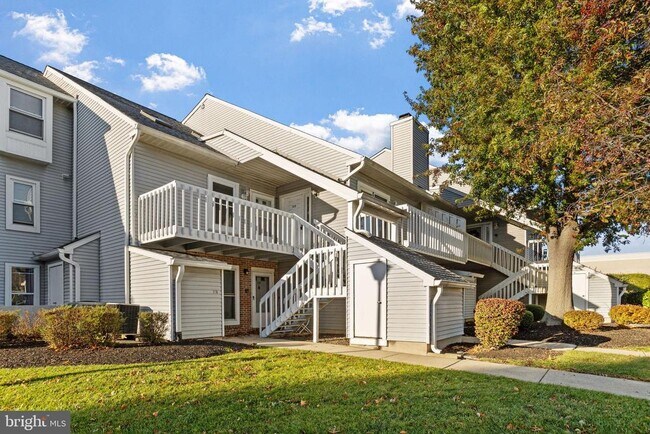 Building Photo - 319 Park Pl Dr