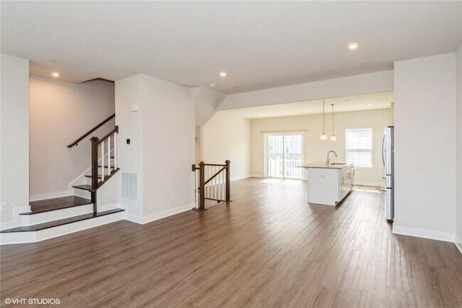 Building Photo - 4806 Spruce Rd