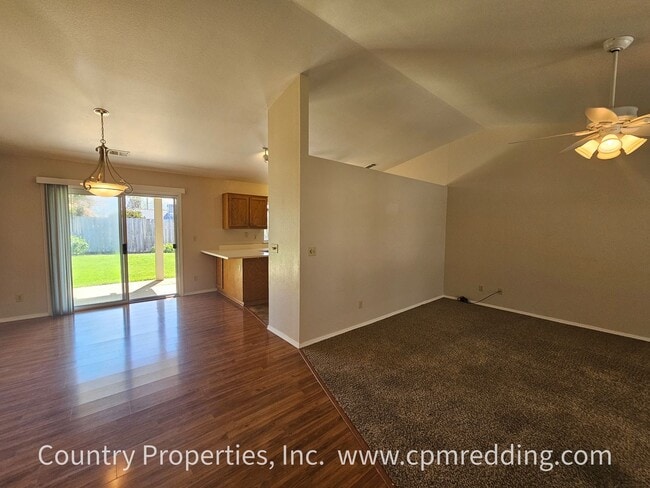 Building Photo - Light & Bright 3-Bedroom House in Ravenwood Subdivision Available Now!