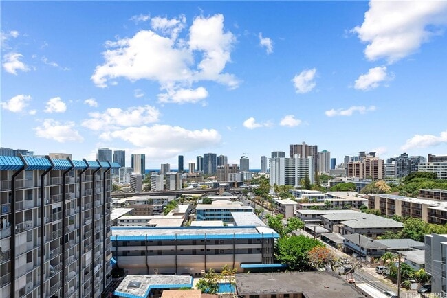 Building Photo - Spacious Studio in Makiki Plaza Available now!