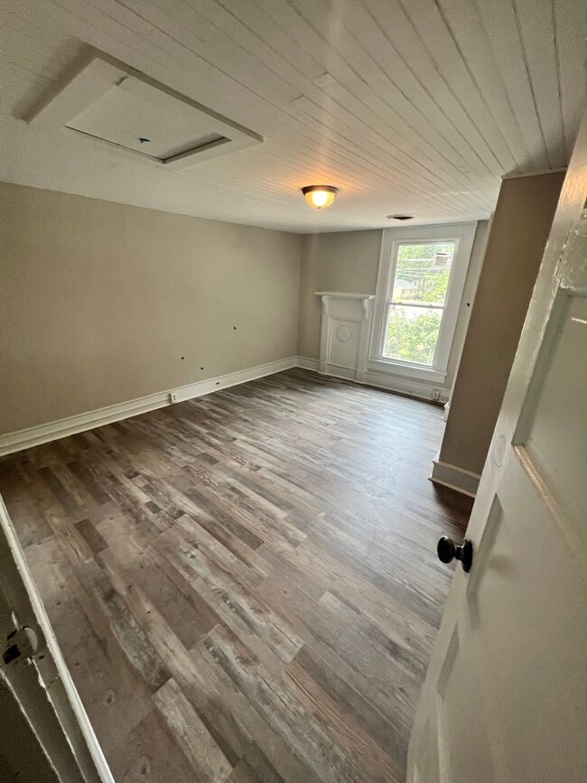 Building Photo - Spacious 4 Bedroom House in Wilson *MOVE I...