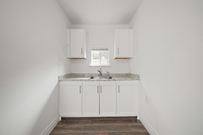 Building Photo - 4427 Sarong Dr