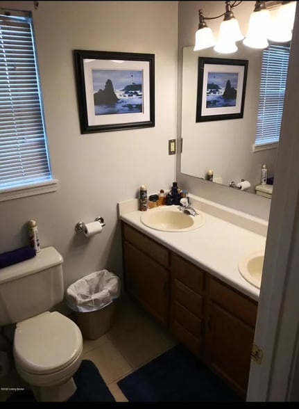 Building Photo - 143 Wiltshire Ave