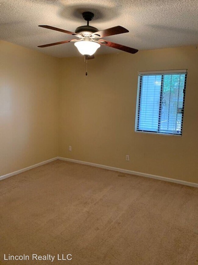 Building Photo - 2 br, 1 bath House - 442 Heritage Place