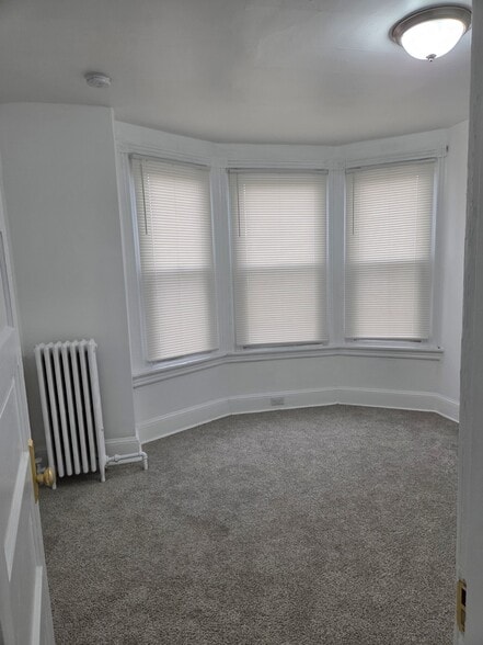 Building Photo - 5767 N Beechwood St