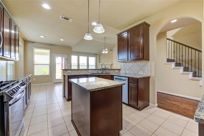Building Photo - 6907 Stevenson Dr