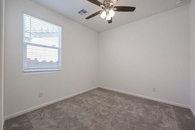 Building Photo - Alamar Living, 4 Bed, 3 Bath Rental!