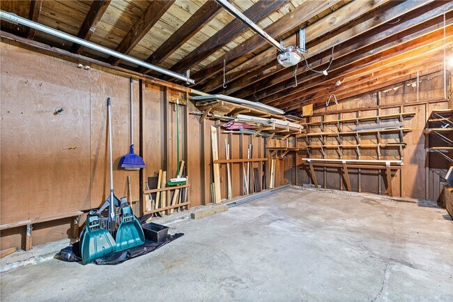 Building Photo - 130 Brooklawn Dr