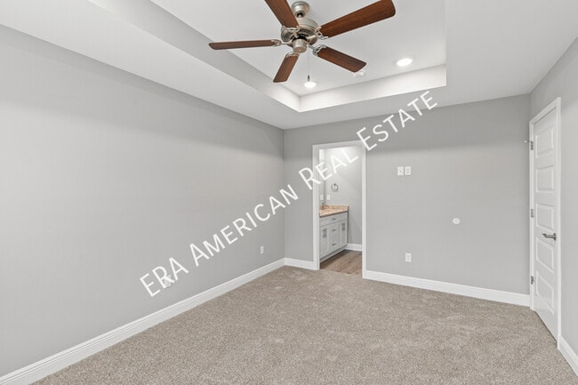 Building Photo - 406 Walters Cir