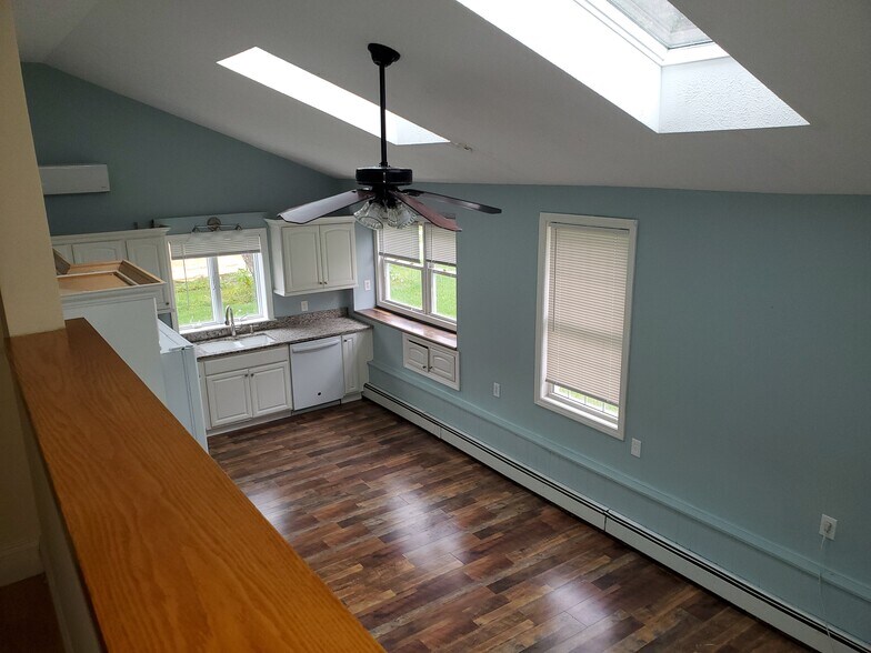 Building Photo - 132 Lawrence Rd