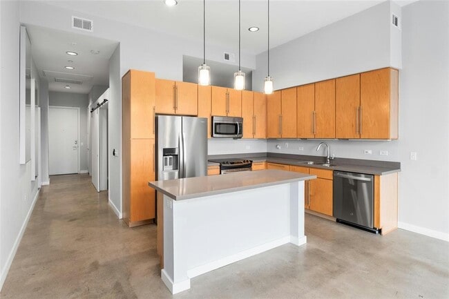 Building Photo - 507 Sabine St