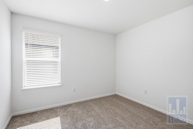 Building Photo - 1832 Buntline Hitch Dr