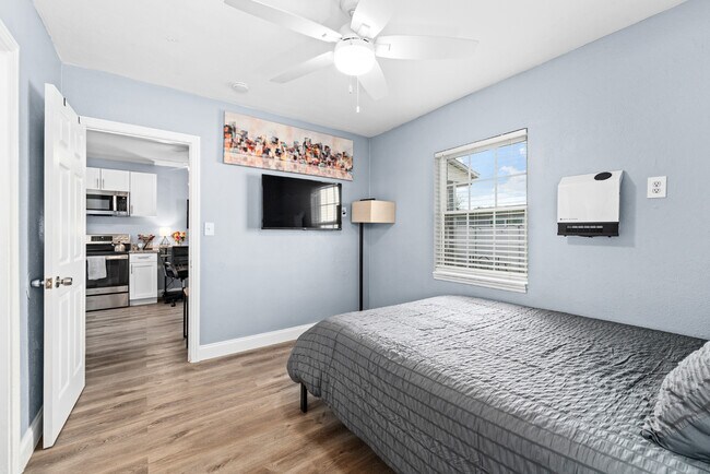 Building Photo - 401 S Mars Ave