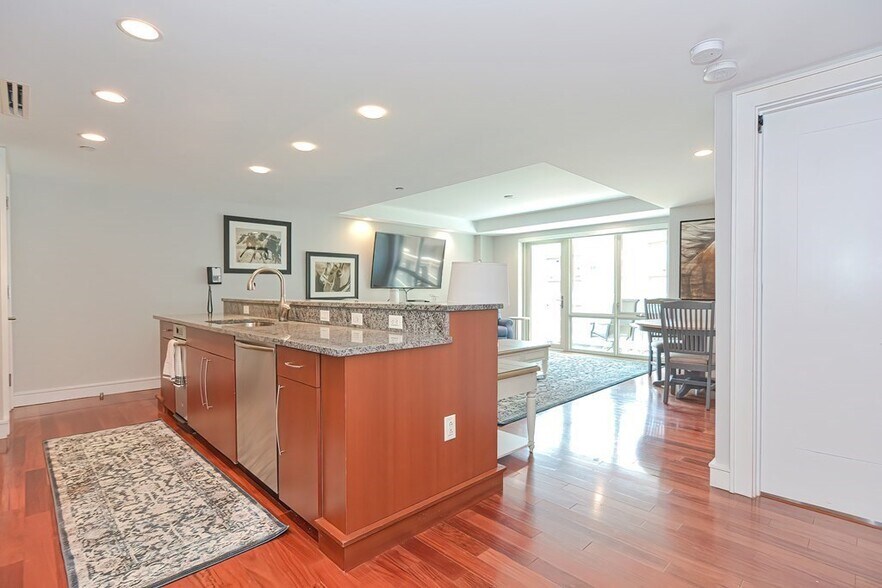 Building Photo - 3 Battery Wharf