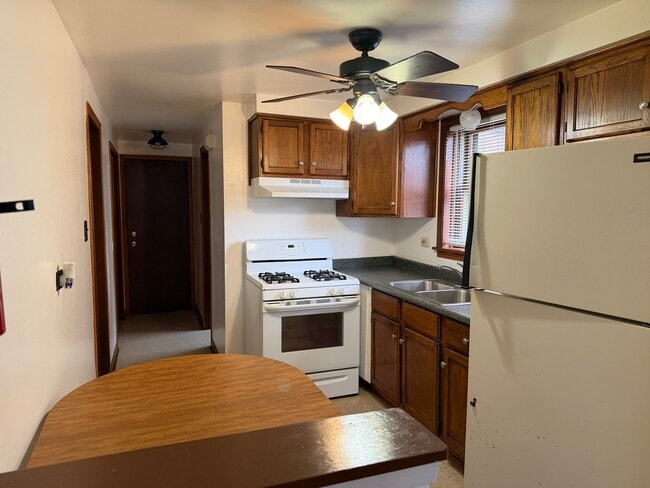 Building Photo - 7226 W 63rd Pl