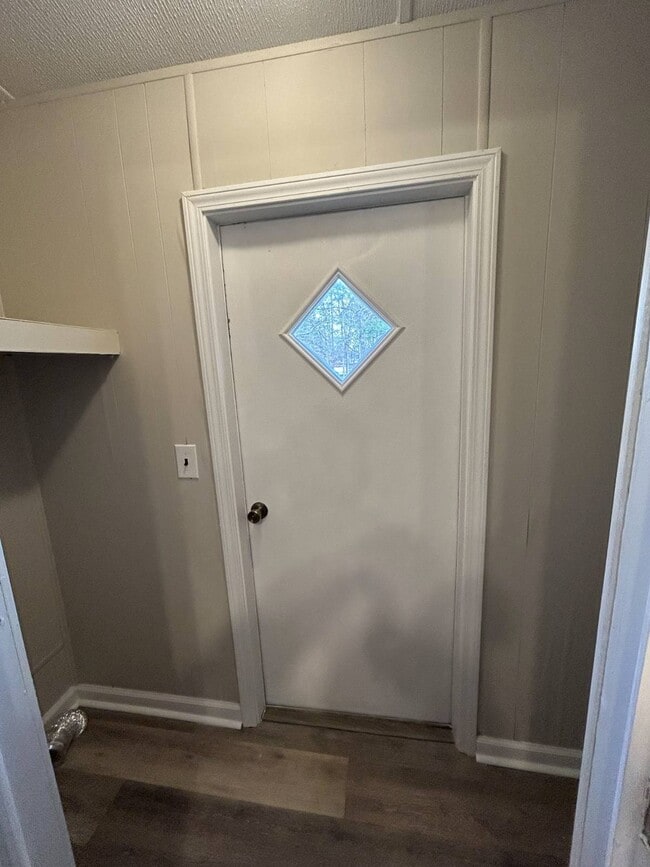 Building Photo - 97 White Oak Village